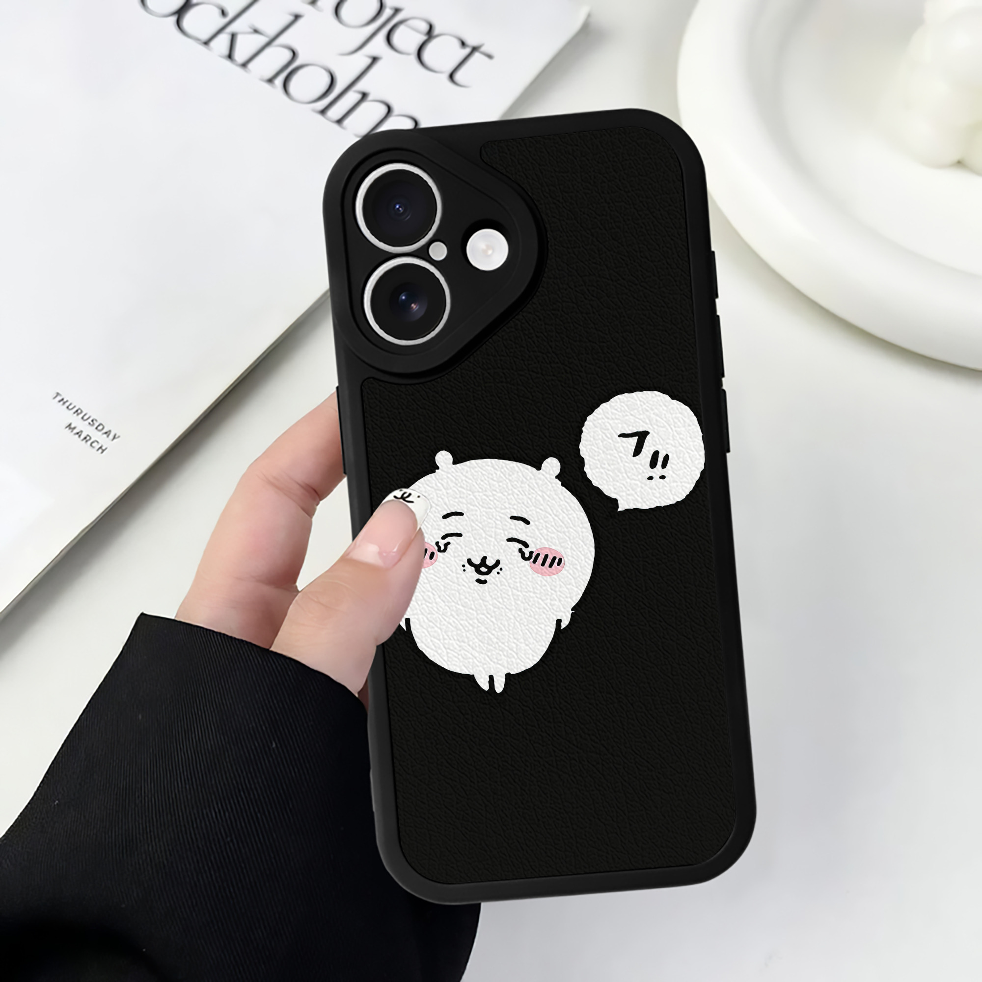 （画像用） ちいかわ ちいかわ Chii-kawa chiikawa 【iPhone 16シリーズ対応】シリコンスマホケース（レザー調） 材質：シリコン